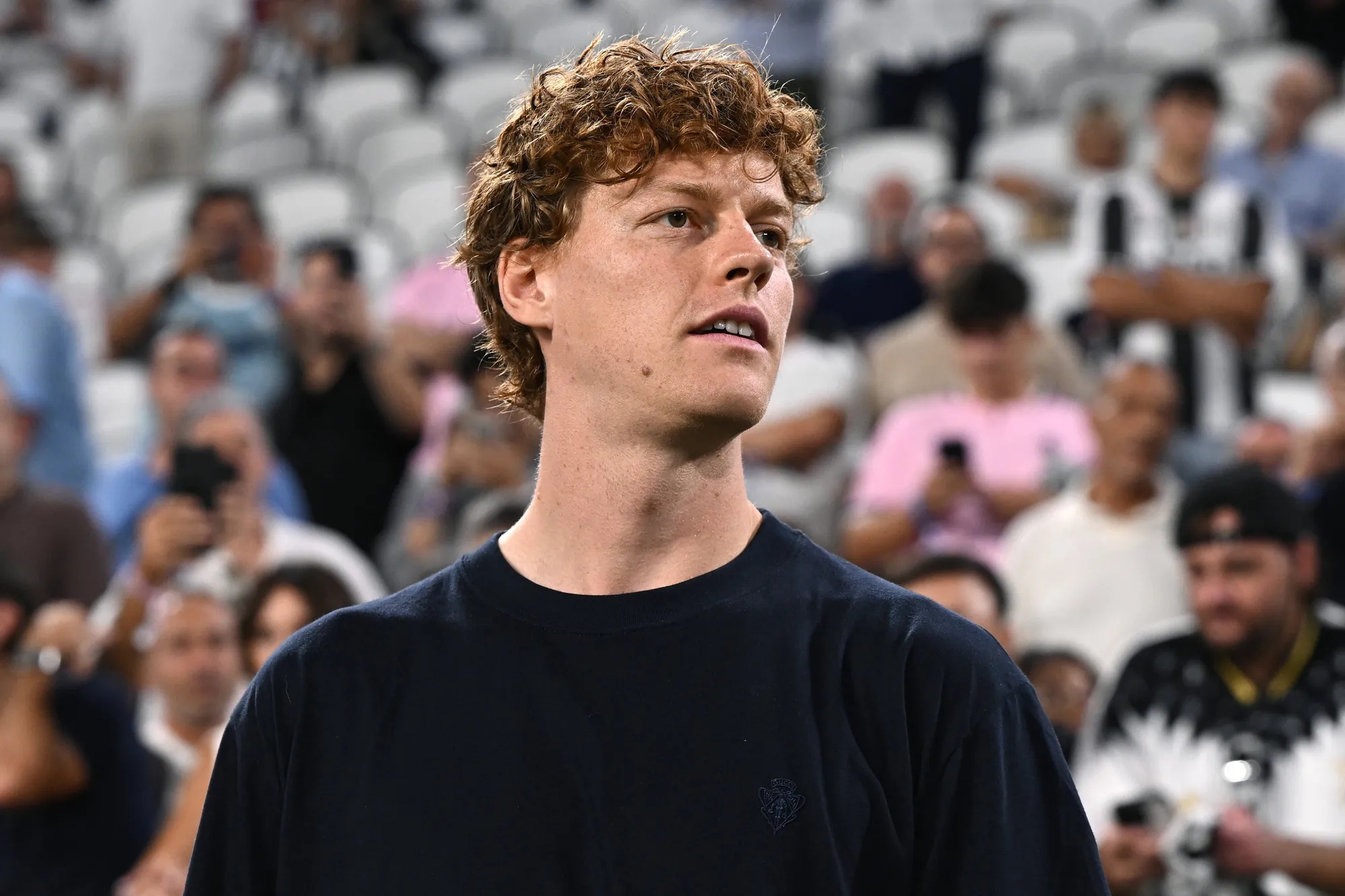 Jannik Sinner podczas meczu AC Milan - Juventus Turyn