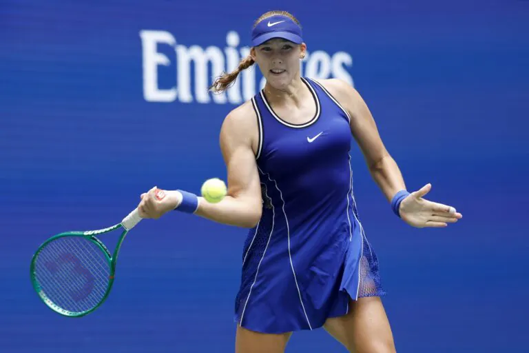 Mirra Andreeva w trakcie meczu WTA
