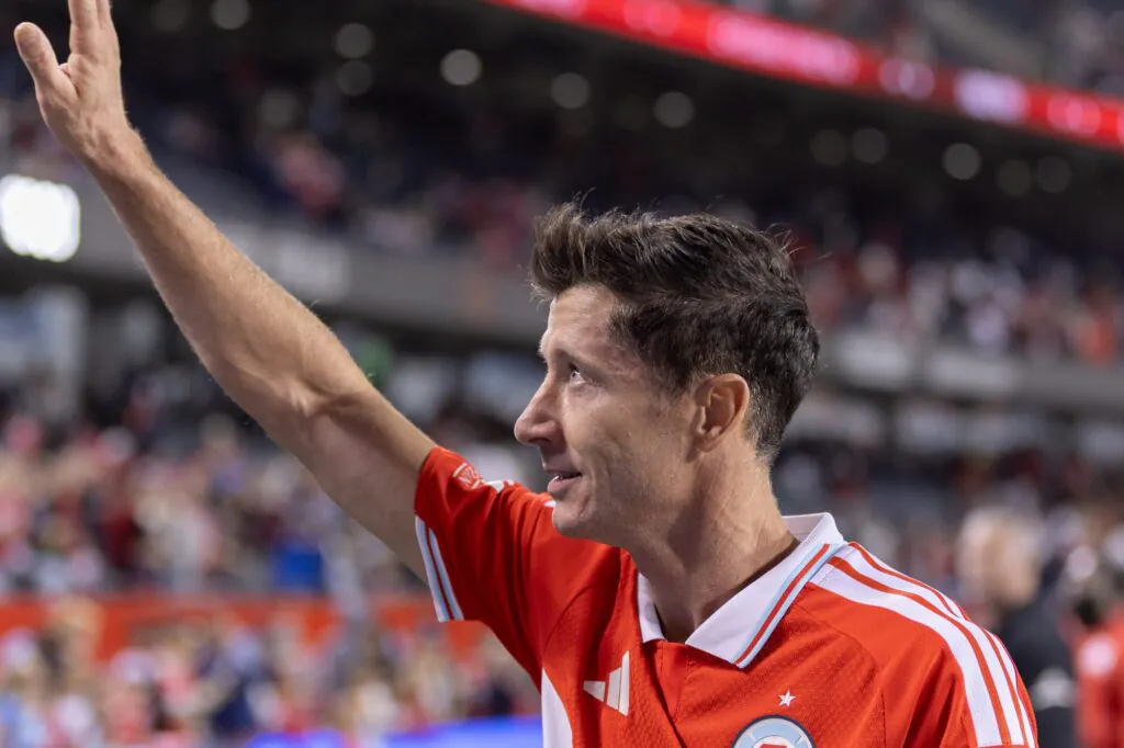 Robert Lewandowski w barwach Chicago Fire w trakcie meczu w ramach MLS